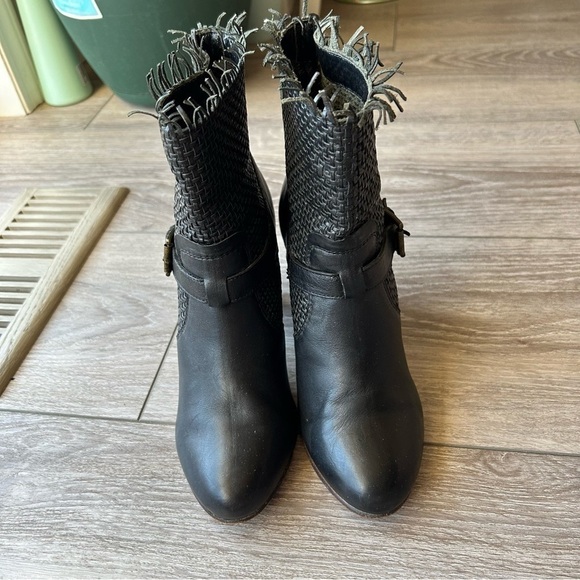 Lottusse Braided Leather  Heeled Boots with Fringe Made in Spain - Picture 3 of 12